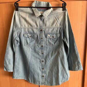 New With Tags NWT Abercrombie and Fitch Denim Button Down Shirt - Large